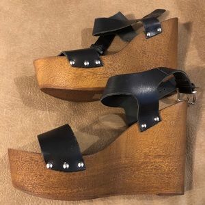 Charles by Charles David. Wooden wedges size 10